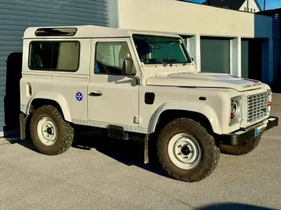Gebraucht Land Rover Defender S 122 PS (89 kW) 2008 Weiß Kombi