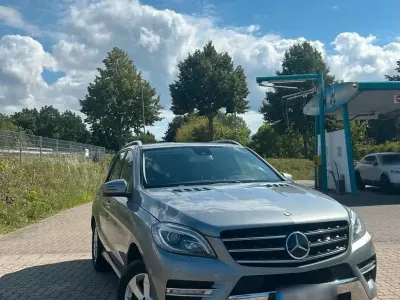 Gebraucht Mercedes ML350 258 PS (189 kW) 2012 Grau SUV