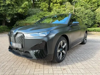 Gebraucht BMW iX Comfort Edition 455 kW (619 PS) 2024 Grau SUV
