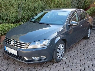 Gebraucht VW Passat 140 PS (102 kW) 2011 Grau Limousine