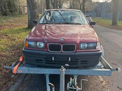 Gebraucht BMW 316 Basis 102 PS (75 kW) 1994 Rot Limousine