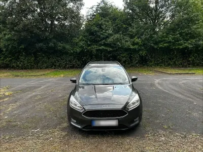 Gebraucht Ford Focus Business Edition 150 PS (110 kW) 2015 Grau Kombi