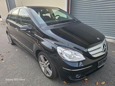 Mercedes B200