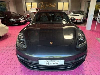 Porsche Panamera 4