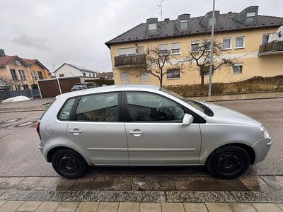 Gebraucht VW Polo 63 PS (46 kW) 2005 Silber Kleinwagen