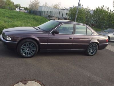 BMW 728