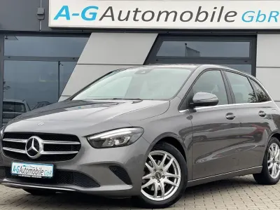 Gebraucht Mercedes B180 Style 136 PS (100 kW) 2019 Grau Kleinwagen