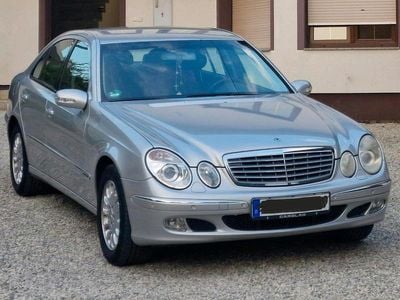 Mercedes E320