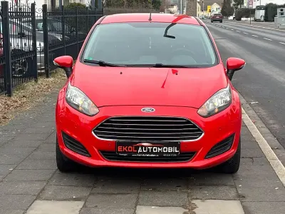 Używany Ford Fiesta Trend 101 KM (74 kW) 2014 Czerwony Hatchback