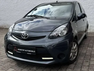 Gebraucht Toyota Aygo Connect Style 68 PS (50 kW) 2013 Anthrazite grey Kleinwagen