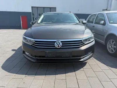 Gebraucht VW Passat Comfortline 120 PS (88 kW) 2016 Braun Kombi
