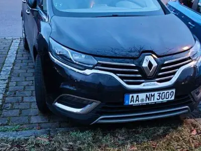 Używany Renault Espace Initiale Paris 160 KM (117 kW) 2015 Czarny Sedan/Limuzyna