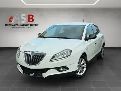 Usata Lancia Delta 140 CV (102 kW) 2010 Bianco Utilitaria