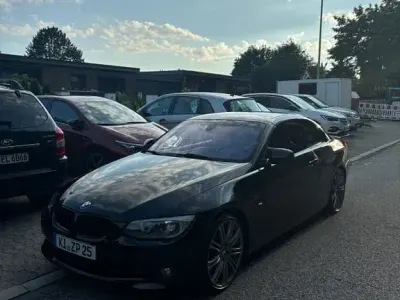 Gebraucht BMW 320 Cabriolet Sport Line 184 PS (135 kW) 2011 Schwarz Cabrio