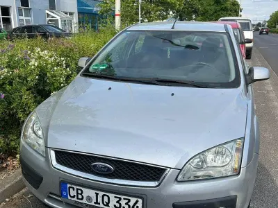 Gebraucht Ford Focus Titanium 116 PS (85 kW) 2004 Silber Kombi