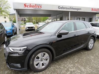 Gebraucht Audi e-tron Basis 300 kW (408 PS) 2021 Brillantschwarz SUV