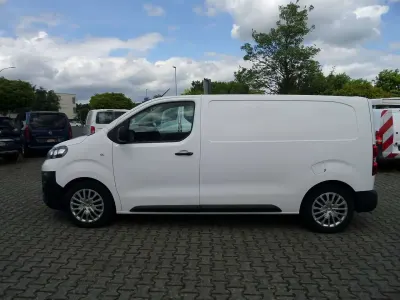 Gebraucht Opel Vivaro-e Combi Elegance 122 PS (89 kW) 2021 Jade weiss Van / Kleinbus