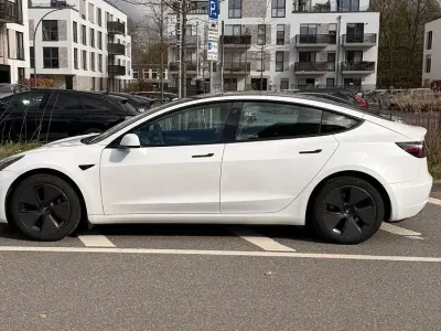 Gebraucht Tesla Model 3 Long Range RWD 208 kW (283 PS) 2023 Weiß Limousine