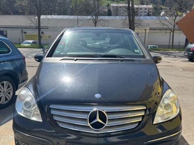 Mercedes B200