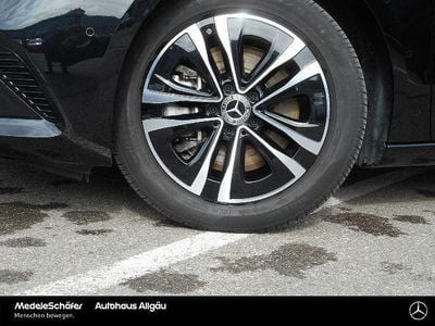 Gebraucht Mercedes B250e Progressive 218 PS (160 kW) 2024 Lack kosmosschwarz Van / Kleinbus