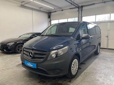 Usado Mercedes Vito 136 HP (100 kW) 2022 Azul Van