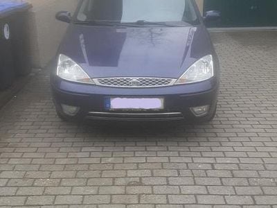 Blau Gebraucht 2001 Ford Focus Zetec Kombi | 650 € (Guter Preis)