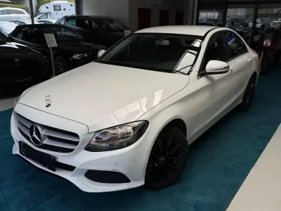 Gebraucht Mercedes C200 136 PS (100 kW) 2016 Weiß Limousine