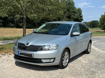 Gebraucht Skoda Rapid Joy 115 PS (84 kW) 2016 Silber Kleinwagen