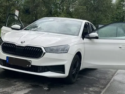 Gebraucht Skoda Fabia Essence 95 PS (69 kW) 2023 Weiß Kleinwagen