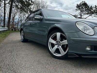 Gebraucht Mercedes E200 163 PS (119 kW) 2004 Blau Limousine