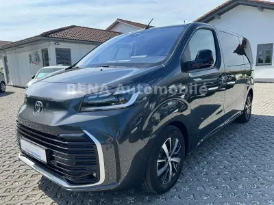Neu Toyota Proace Verso 179 PS (131 kW) 2026 Grau Kombi
