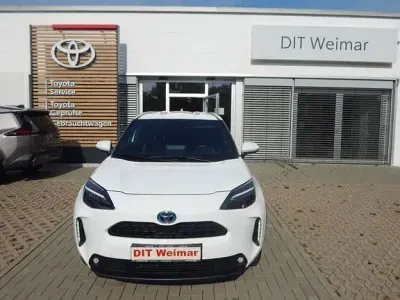 Gebraucht Toyota Yaris Connect Style 116 PS (85 kW) 2023 Schneeweiß Kleinwagen