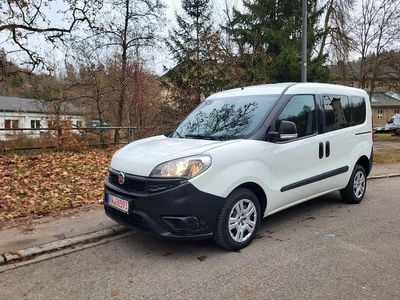 Weiß Gebraucht 2016 Fiat Doblò Van / Kleinbus | 10.900 €