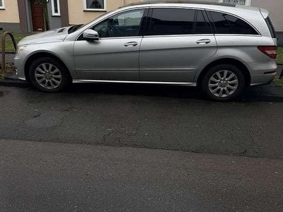 Grau Gebraucht 2011 Mercedes R350 Van / Kleinbus | 12.900 € (Fairer Preis)