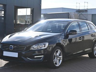 Schwarz Gebraucht 2015 Volvo V60 Summum Kombi | 29.900 €
