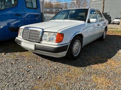Gebraucht Mercedes E230 97 PS (71 kW) 1990 Weiß Limousine