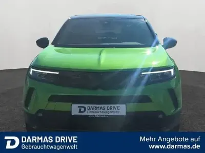 Gebraucht Opel Mokka GS Line 131 PS (96 kW) 2024 Matcha green met./ dach schwar SUV