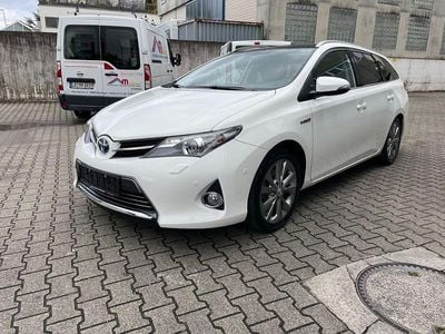 Gebraucht Toyota Auris Touring Sports Executive 99 PS (72 kW) 2015 Weiß Kombi