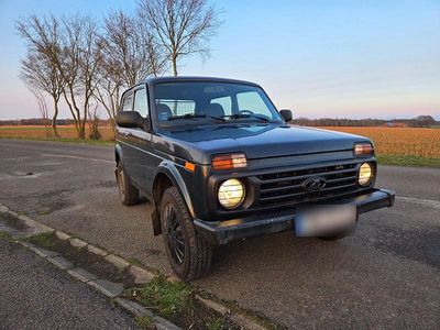 Gebraucht Lada Taiga 83 PS (61 kW) 2014 Grün SUV