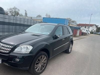Usata Mercedes ML320 224 CV (164 kW) 2006 Nero SUV