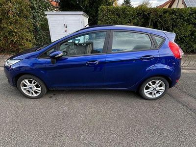 Gebraucht Ford Fiesta SYNC Edition 82 PS (60 kW) 2016 Blau Kleinwagen