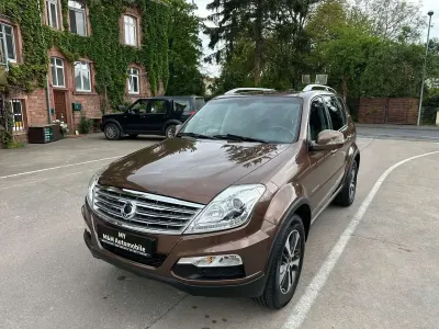 Gebraucht SsangYong Rexton Quartz 178 PS (130 kW) 2017 Braun SUV