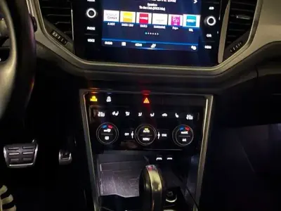 Używany VW T-Roc Active 150 KM (110 kW) 2021 Niebieski SUV