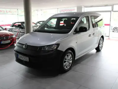 Gebraucht VW Caddy 102 PS (75 kW) 2024 Silber Van / Kleinbus