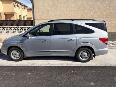 Gebraucht Ssangyong (KGM) Rodius 163 PS (119 kW) 2006 Silber Van / Kleinbus
