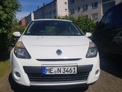 Second-hand Renault Clio II Expression 75 CP (55 kW) 2010 Alb Berlinǎ