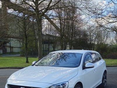 Gebraucht Volvo V60 R-Design 190 PS (139 kW) 2018 Weiß Kombi