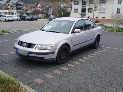 Usata VW Passat 100 CV (73 kW) 1998 Argento Berlina