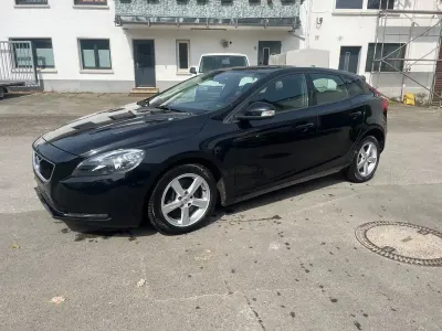 Gebraucht Volvo V40 150 PS (110 kW) 2019 Schwarz Limousine