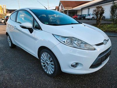 Weiß Gebraucht 2009 Ford Fiesta Titanium Kleinwagen | 3.750 € (Fairer Preis)